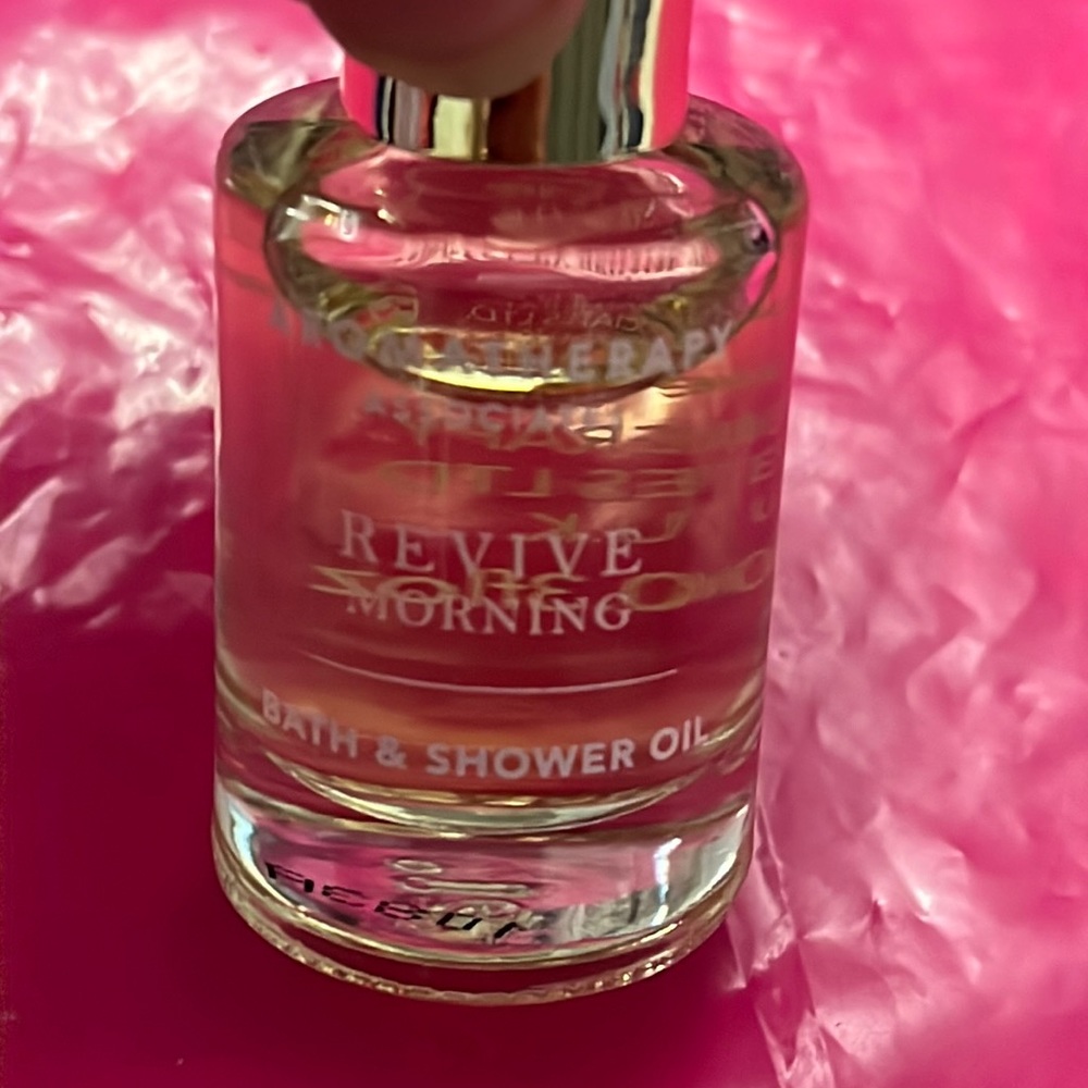 Aromatherapy Associates REVIVE Morning bath & shower oil NEW